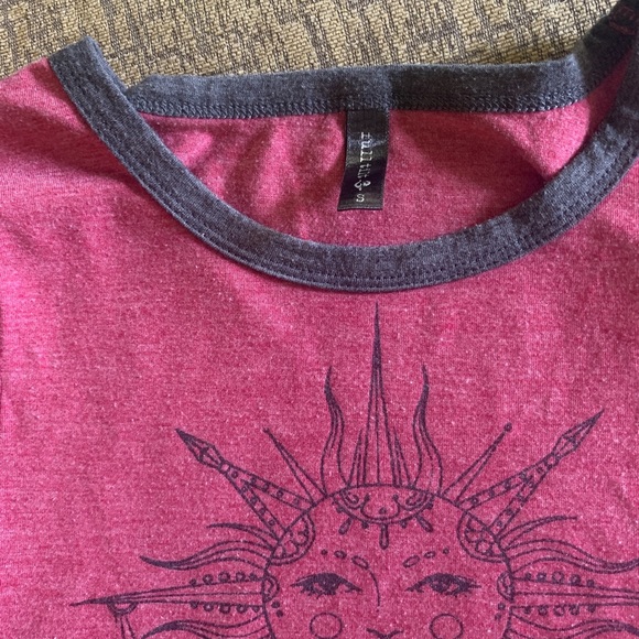 sun and moon crop top - Picture 2 of 2